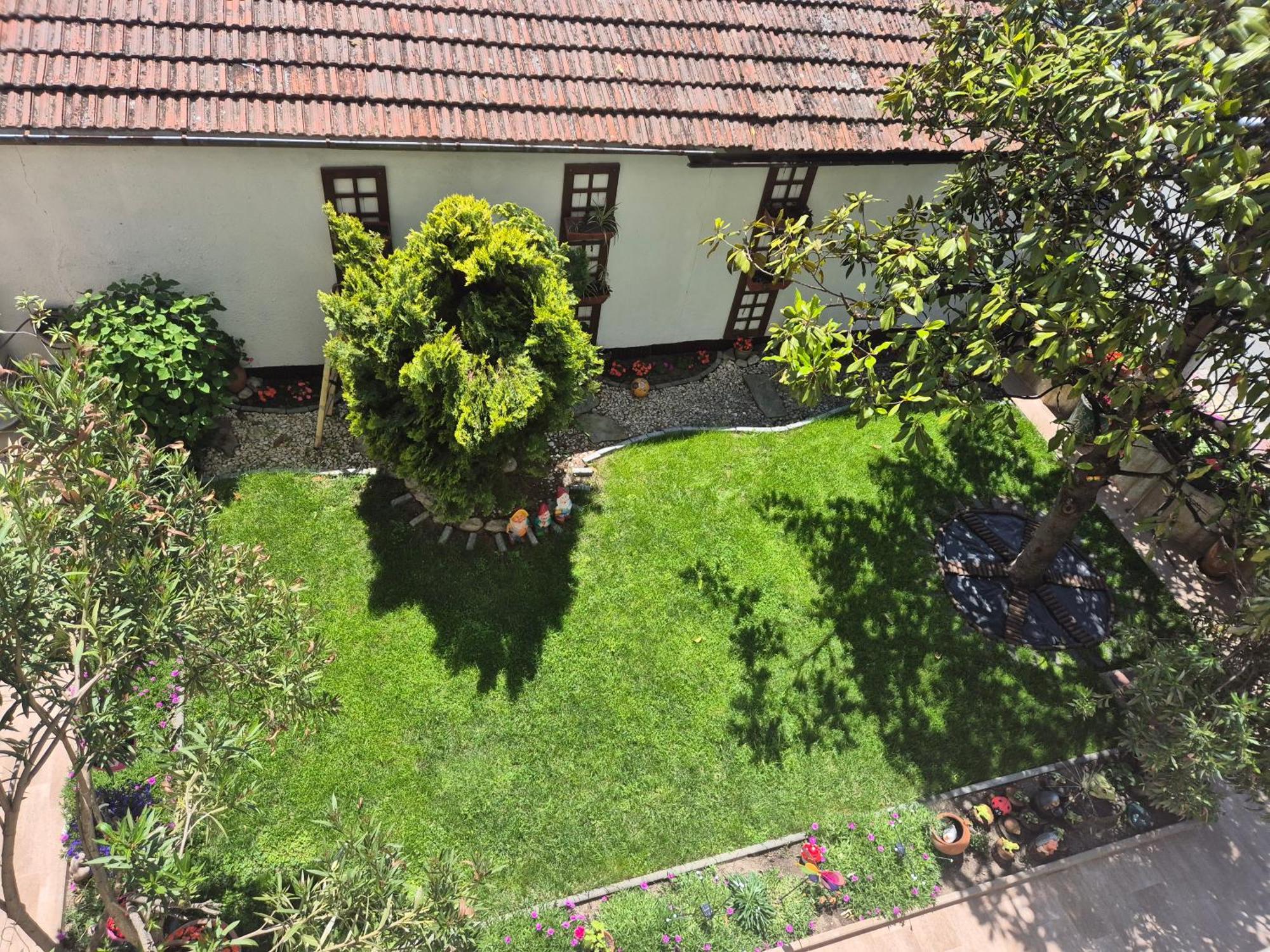 Vladimirov Guest House Primorsko Eksteriør billede